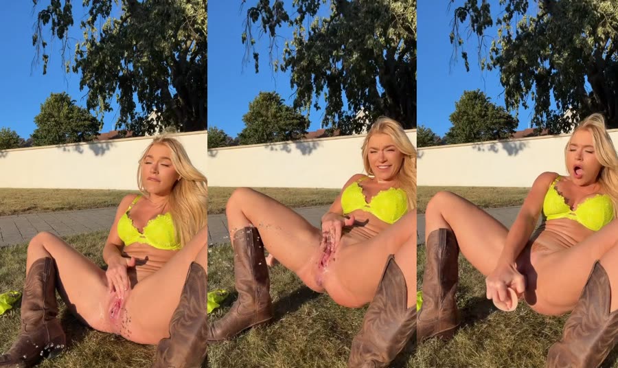 Elle Brooke Squirts While Masturbating Outdoors